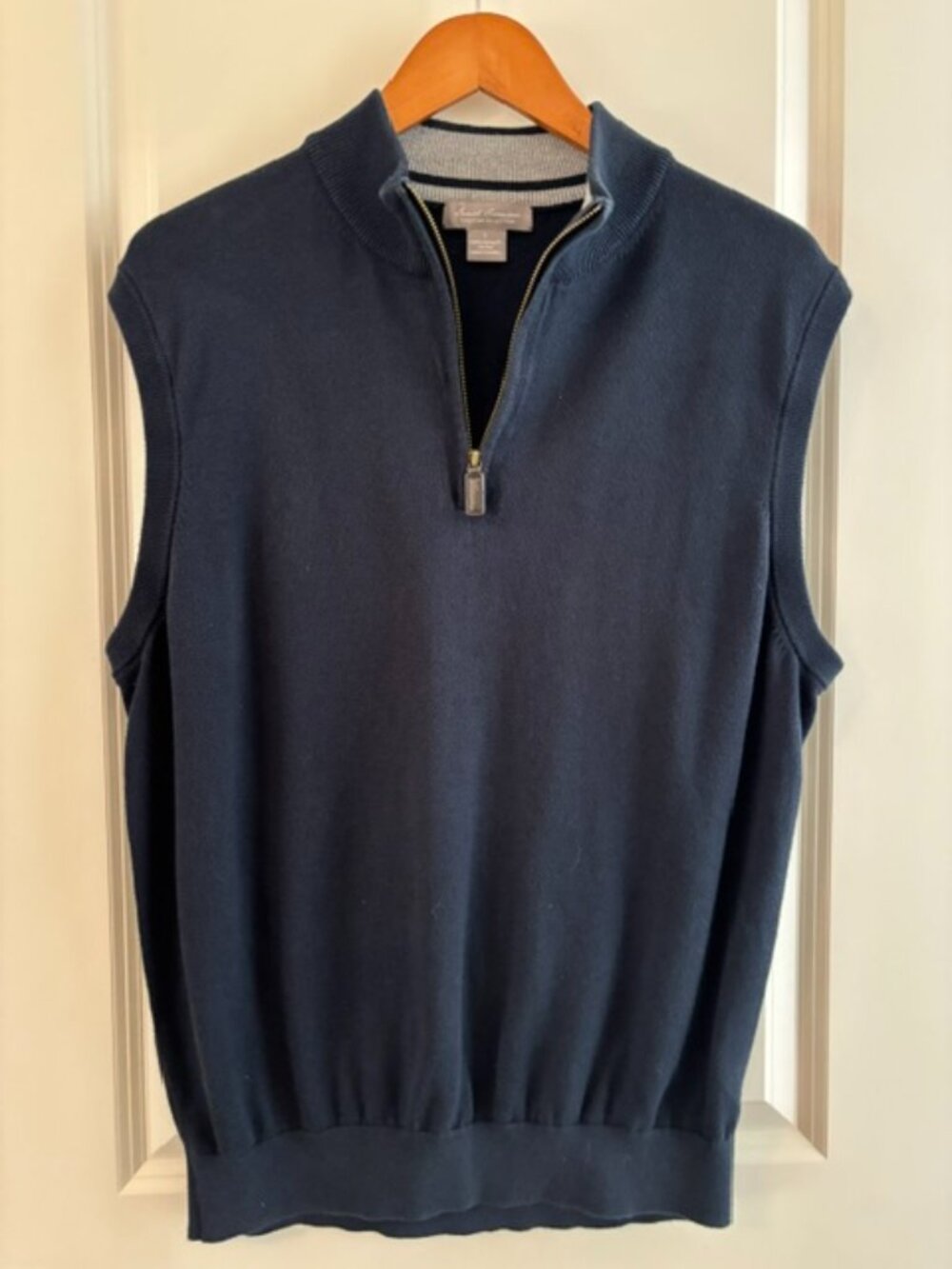 Men's sweater vest